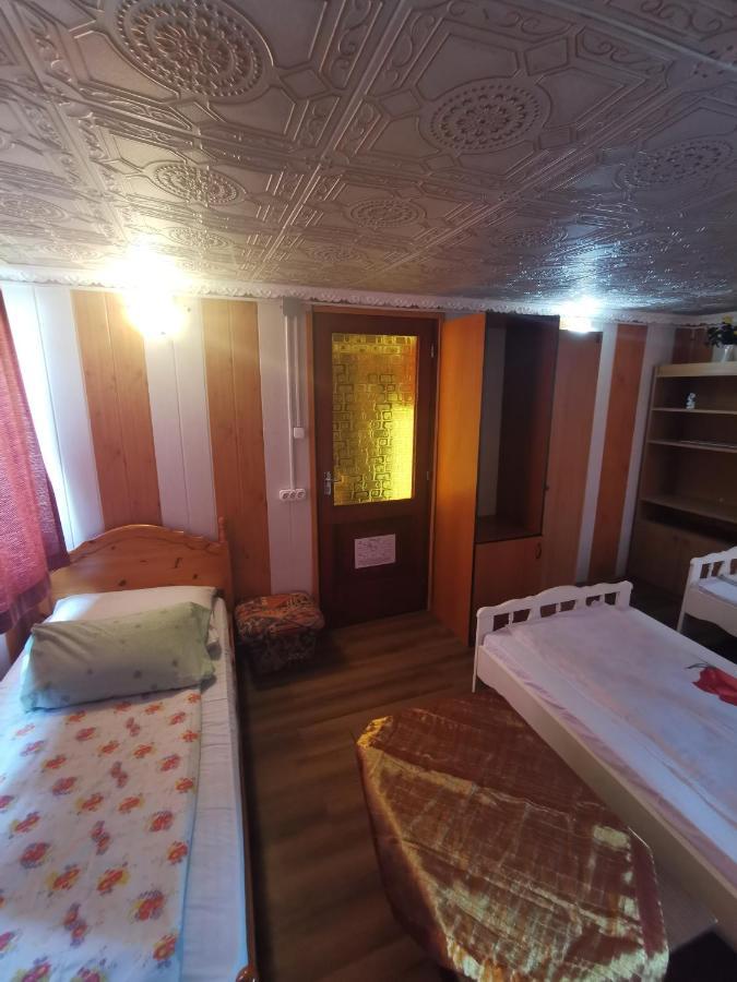 Edit Vendeghaz Tiszaújváros Exteriér fotografie