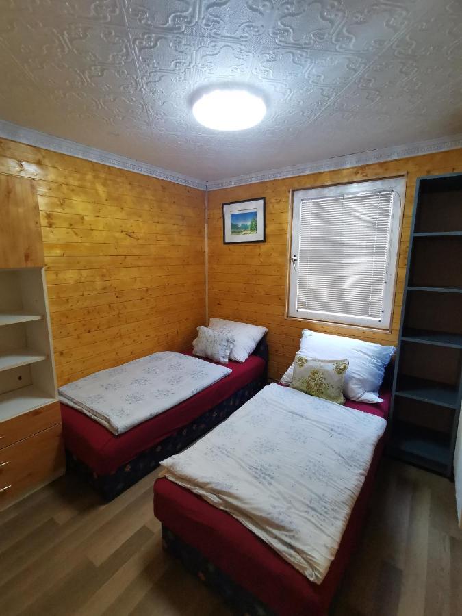 Edit Vendeghaz Tiszaújváros Exteriér fotografie