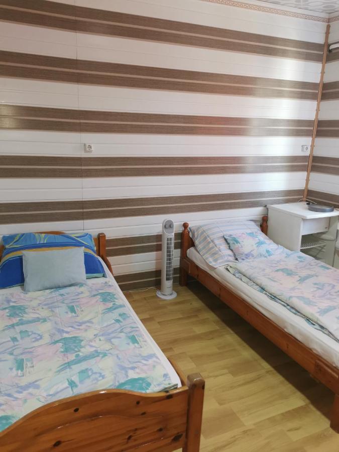 Edit Vendeghaz Tiszaújváros Pokoj fotografie