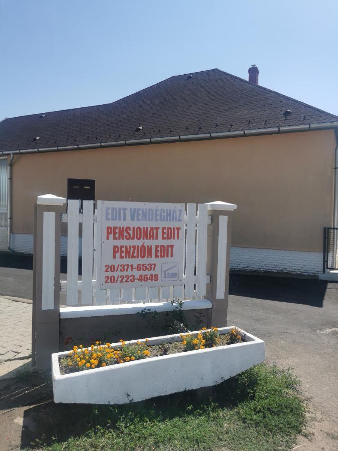 Edit Vendeghaz Tiszaújváros Exteriér fotografie
