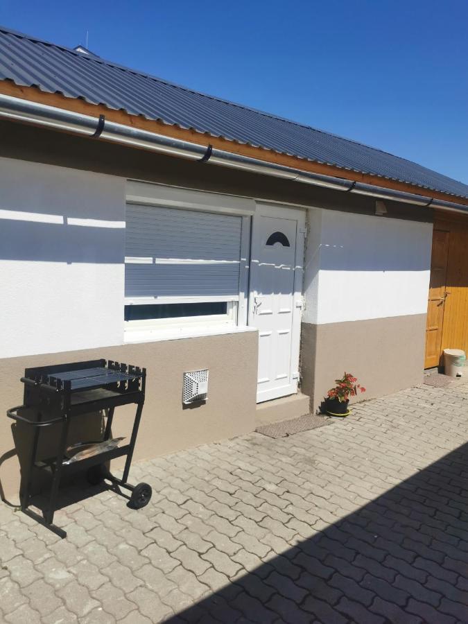 Edit Vendeghaz Tiszaújváros Exteriér fotografie